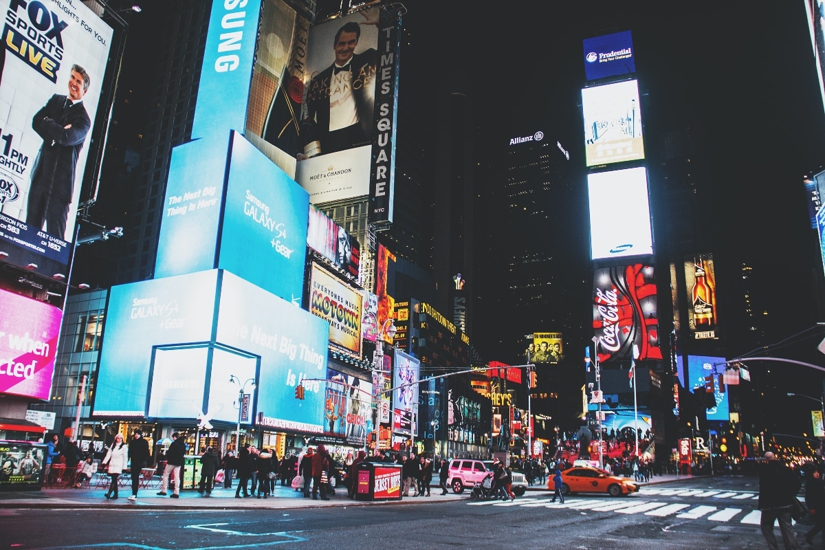 Highlighting The Relevancy Of Outdoor Digital Signage | LED Craft